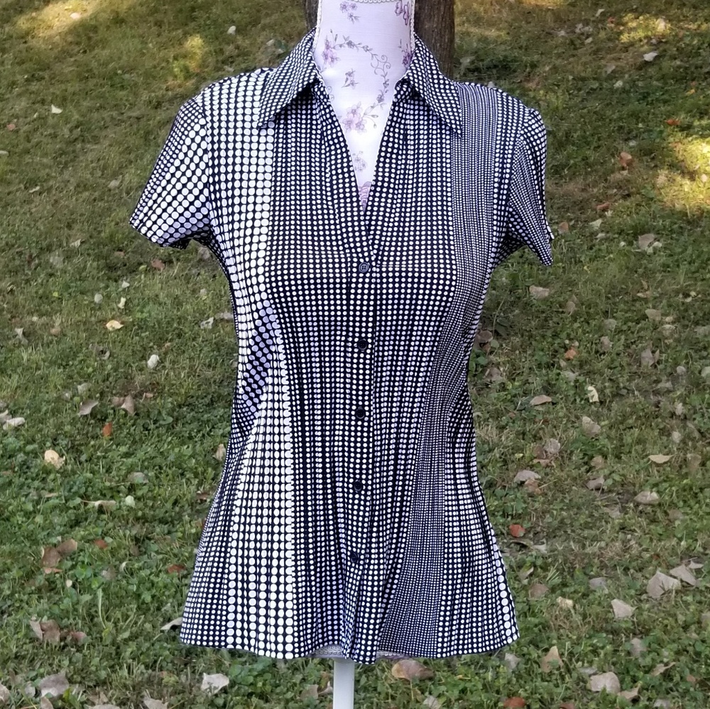 CLEARANCE-- Apt 9 black and white blouse